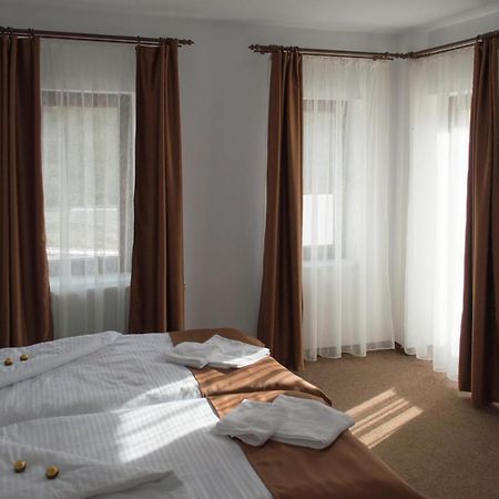 Pensiune Casa Ampeia อัลบายูเลีย ภายนอก รูปภาพ