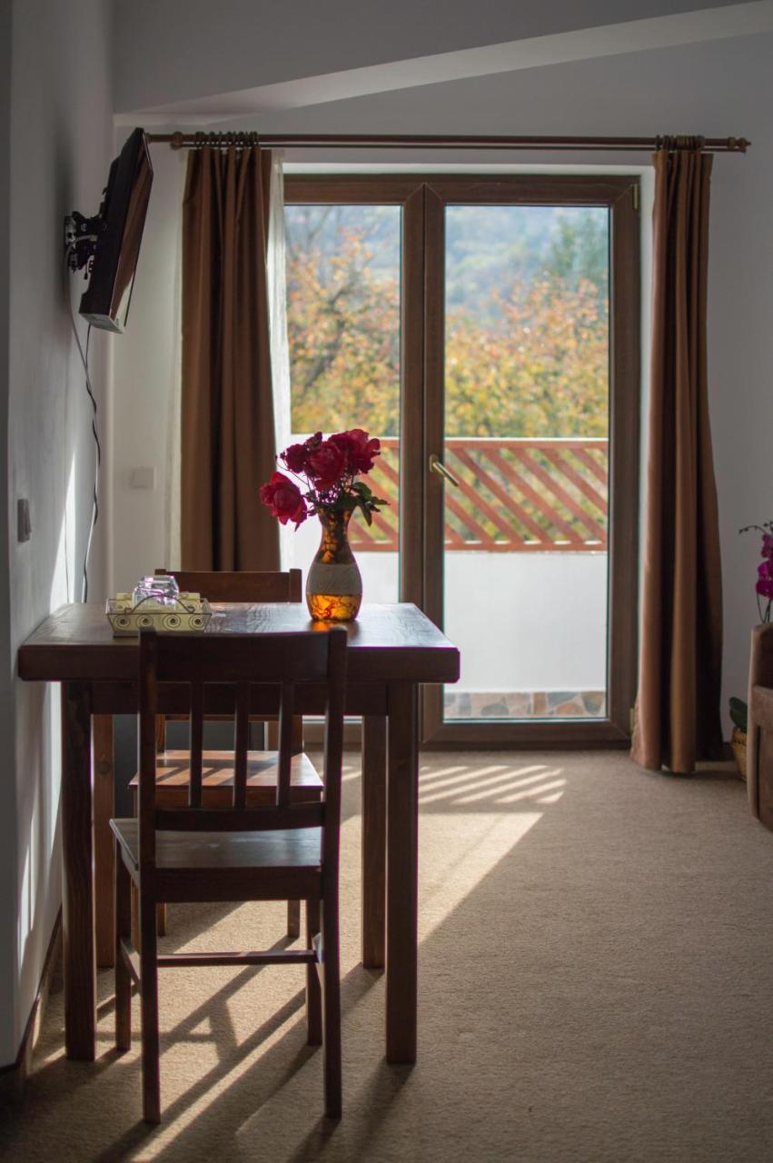 Pensiune Casa Ampeia อัลบายูเลีย ภายนอก รูปภาพ